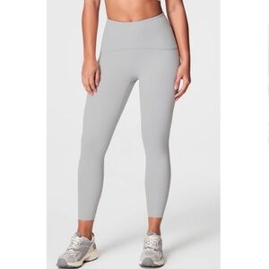 SPANXshape Booty Boost 7/8 Leggings